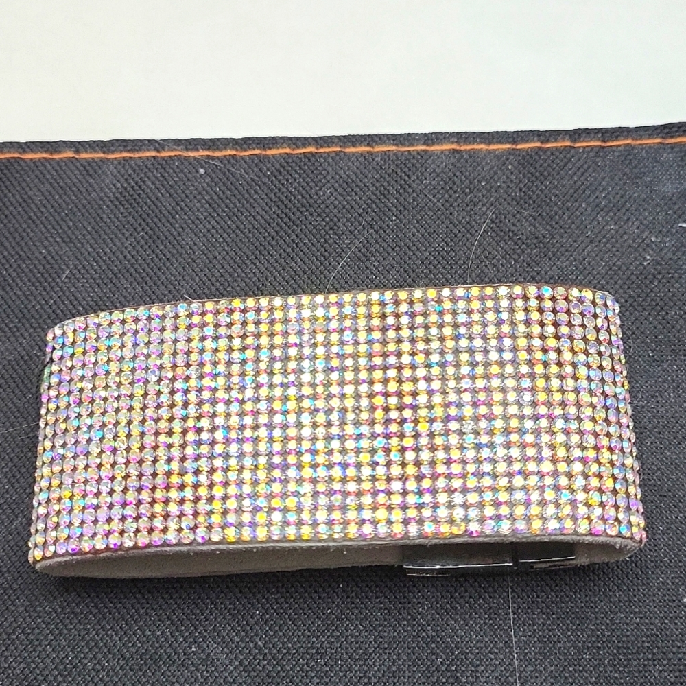 Sparkling magnetic closure bracelet.